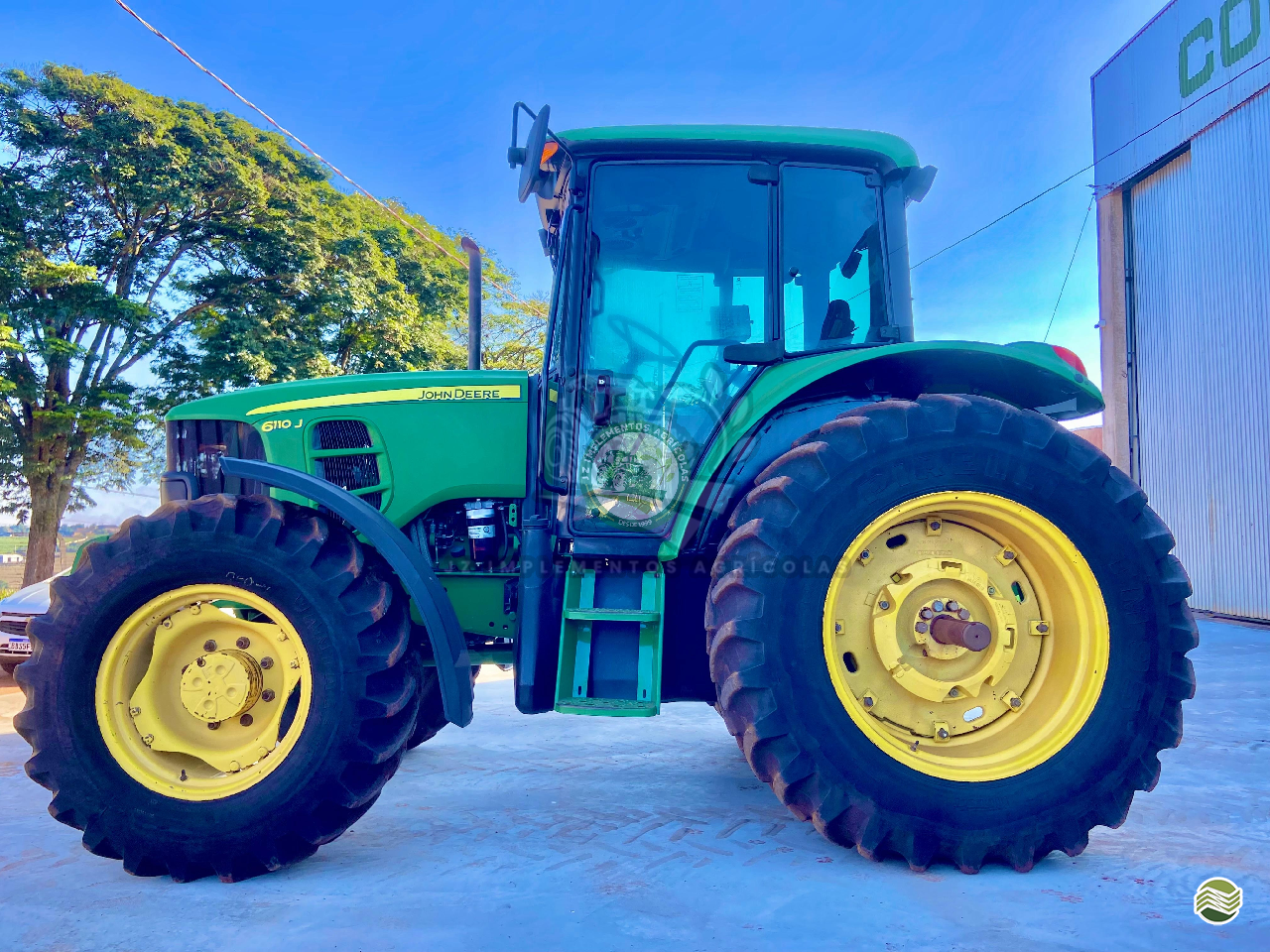 TRATOR JOHN DEERE JOHN DEERE 6110J Tração 4x4 JZ Implementos Agrícolas TOLEDO PARANÁ PR